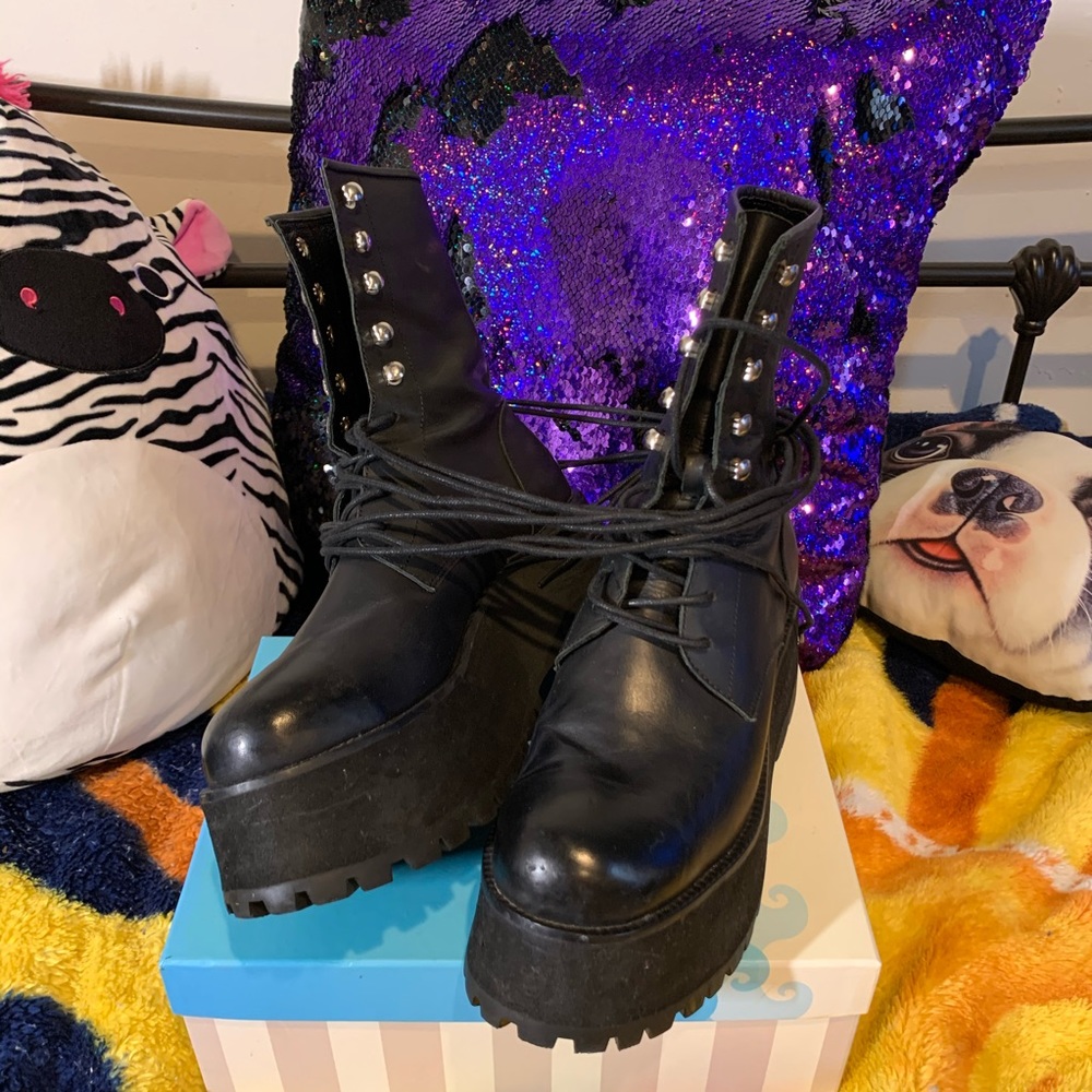 UNIF Armada boots